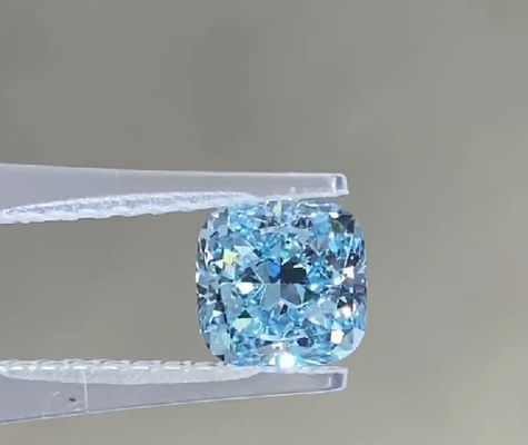 Diamante azul de laboratorio de gran tamaño cortado en cojín