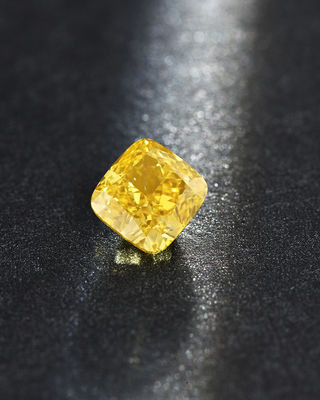 El laboratorio de HPHT creó a Diamond Loose Cushion Cut amarillo 10 Mohs