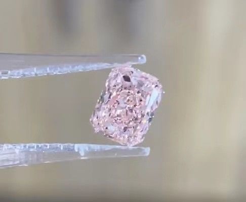 El laboratorio certificado de IGI creó diamantes coloreados desea el diamante flojo radiante intenso del rosa VS1