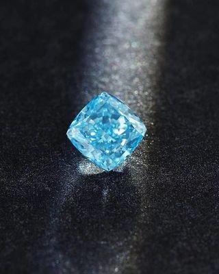 El CVD flojo Diamond Cushion Shape azul vivo de lujo sintético crecido laboratorio 2.25ct IGI certificó