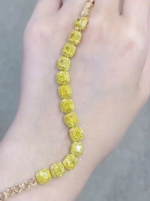 6.213ct Diamante amarillo Brazalete de tenis Cushion forma Diamante cultivado