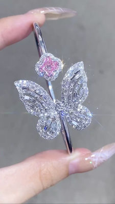 VS1 Brazaletes de diamante cultivados en laboratorio Cuatro hojas de trébol lirio cortado LV cortado forma de mariposa