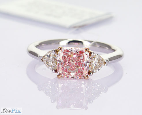1.76CT Cerezas sintéticas Rosa CVD Anillos de diamante Corte de almohadón En oro blanco de 18 caratos