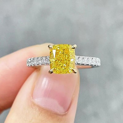 18K Oro Blanco Laboratorio Creado Diamantes Anillo de compromiso 1.05ct Fancy Vivido Amarillo