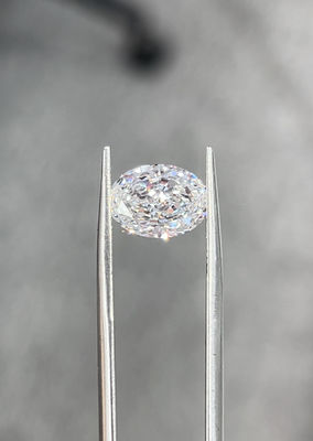 Diamante cultivado en laboratorio oval 3CT CVD sin corbata de arco sin tratamiento Diamante